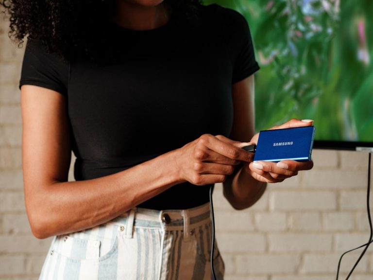 découvrez comment bénéficier d'une assurance voyage grâce à votre carte de crédit pour partir l'esprit tranquille et être couvert en cas d'imprévus lors de vos déplacements.