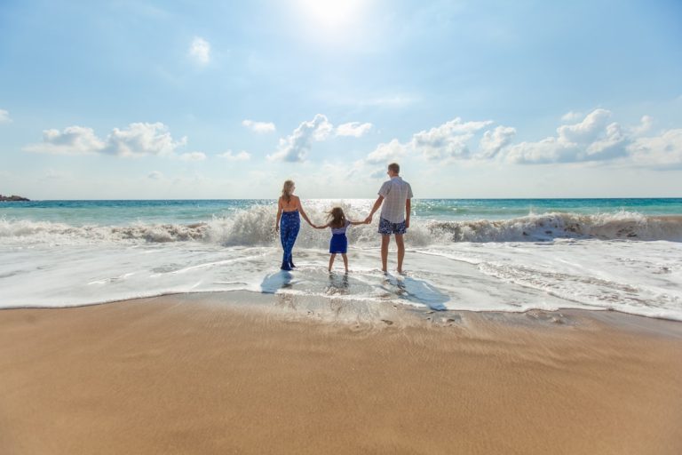 Les essentiels à emporter pour un voyage en famille réussi